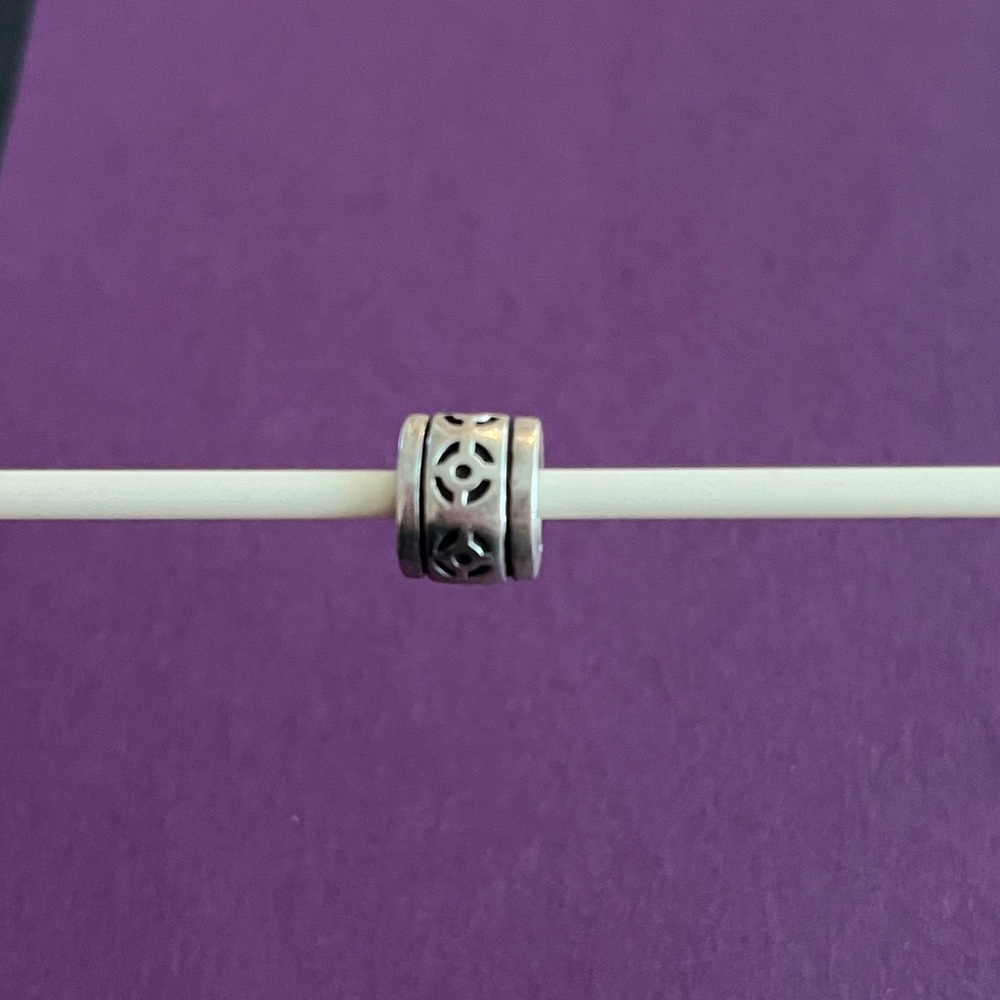 Pandora Retired Sterling Silver Open Circle charm. Item # 790205.